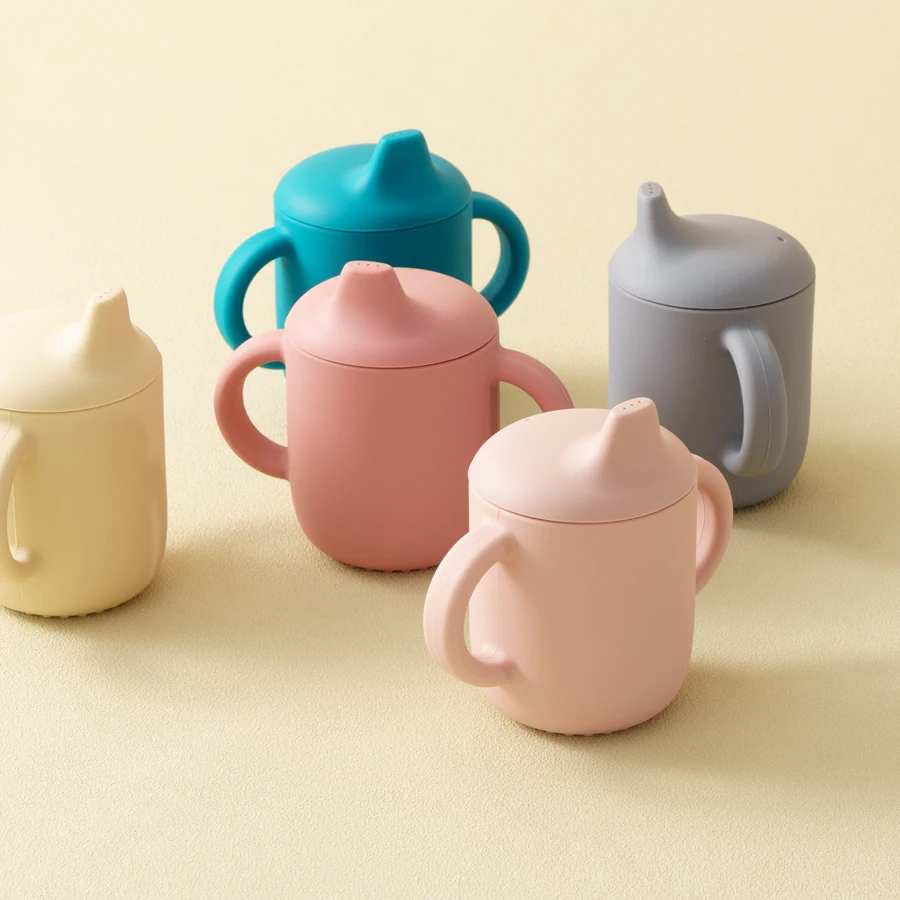 1PCS Baby Feeding Silicone Cups For Infants And Young Children Portable Learning Hand Shank Drinking Water Cups Baby Stuff - Imagen 3